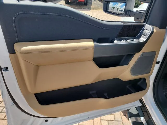 New 2026 Oxford White Ford Lariat image 17