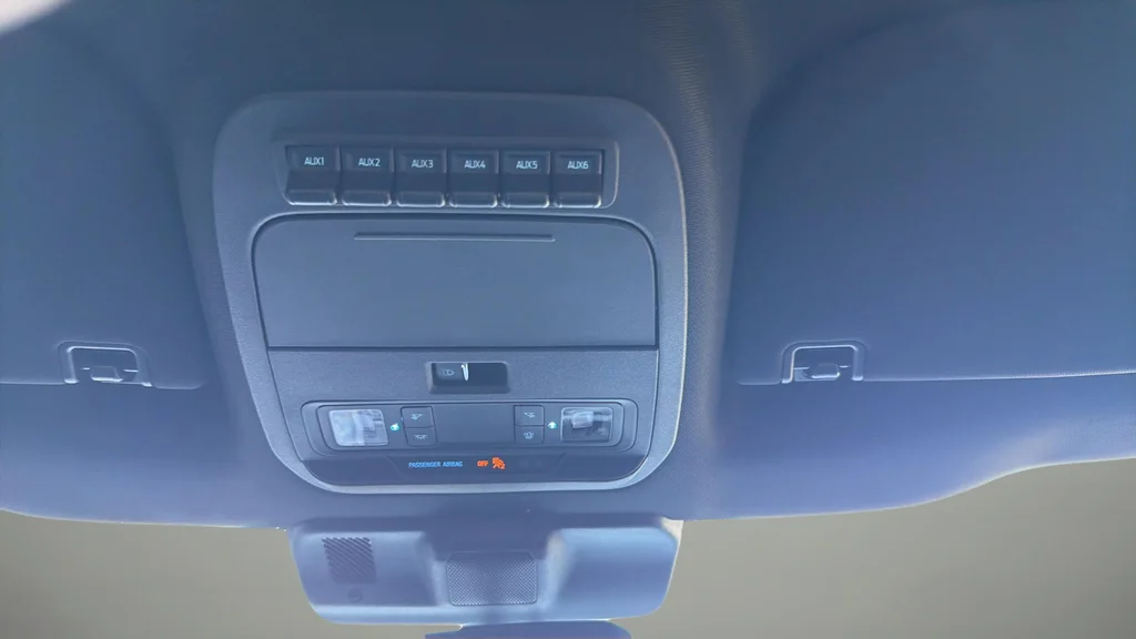 Used 2025 White Ford Tremor image 11
