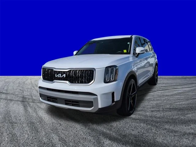 Certified Used 2025 Glacial White Pearl Kia LX image 8