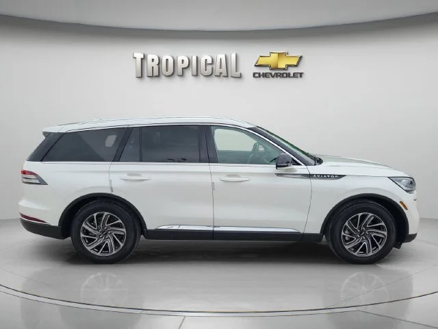 Used 2022  Lincoln Standard image 6