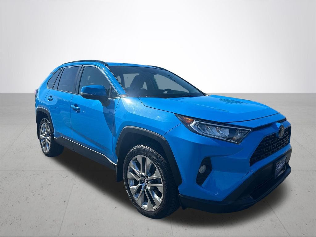 Used 2021 Blue Toyota XLE Premium image 5