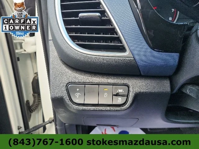 Used 2023 White Kia S image 16