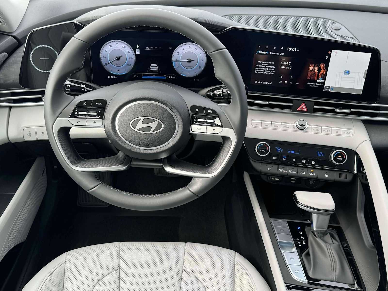 2025 Hyundai Elantra Limited - Photo 33
