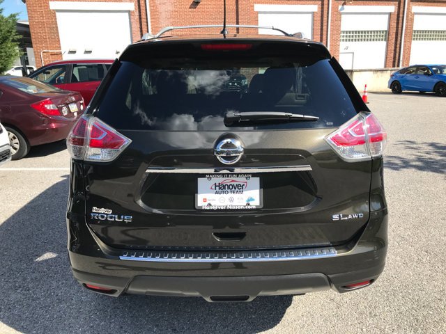 Used 2016 Midnight Jade Nissan SL image 6