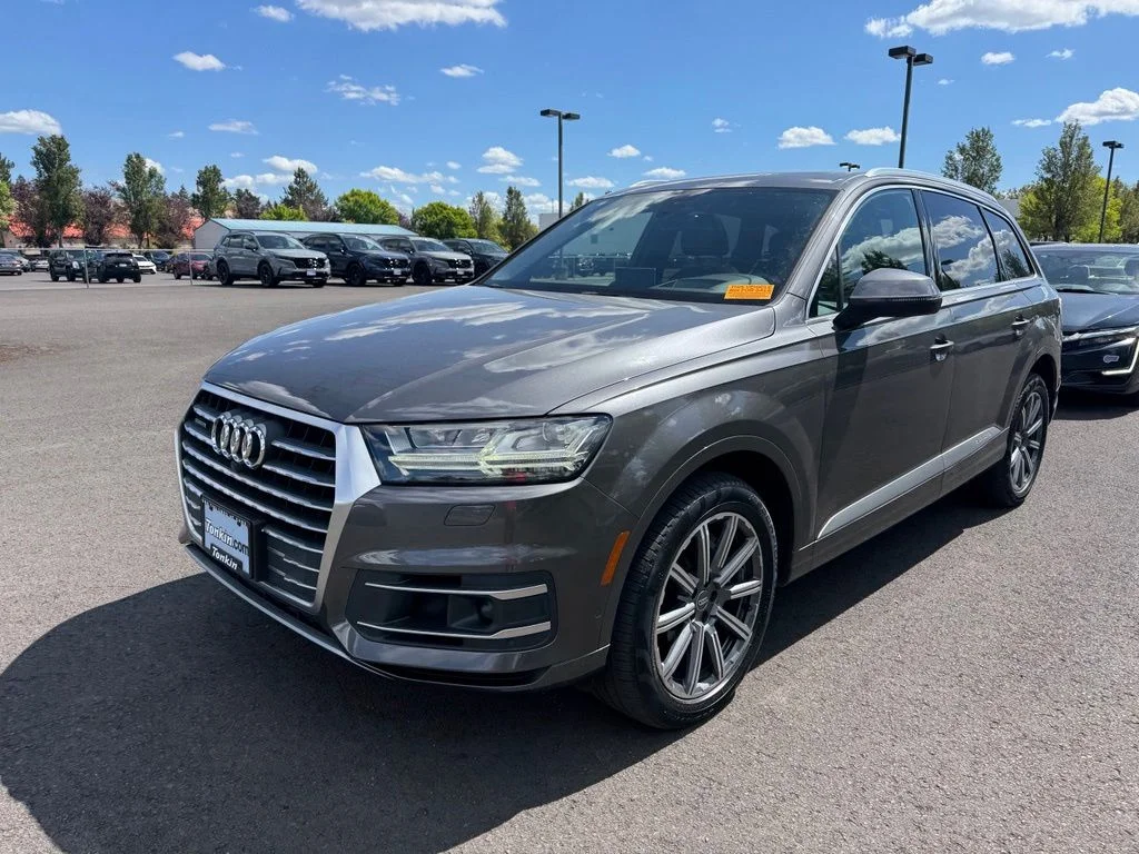 Used 2019 Gray Metallic Audi 55 Prestige image 3
