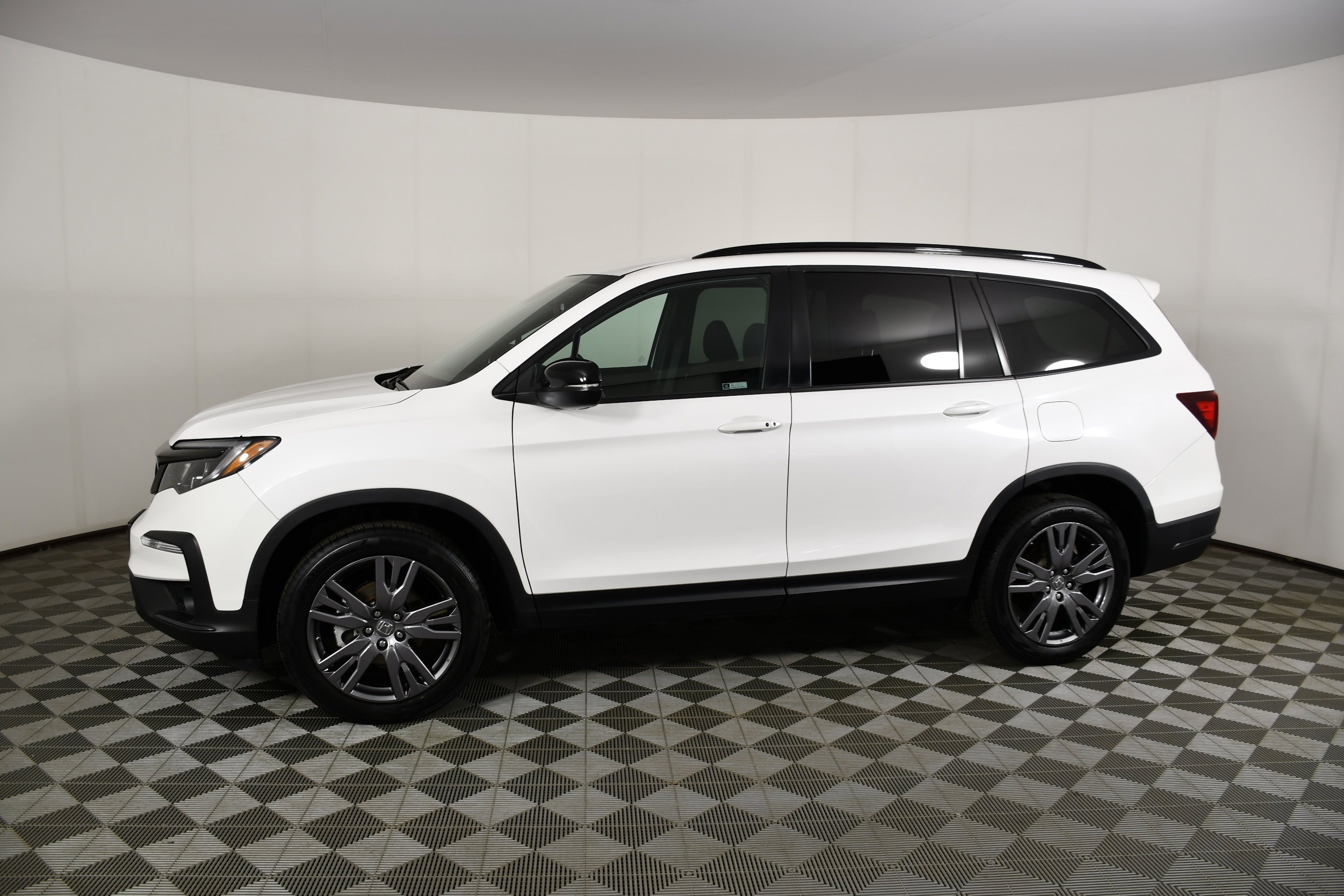 Certified Used 2022 Platinum White Pearl Honda Sport image 9