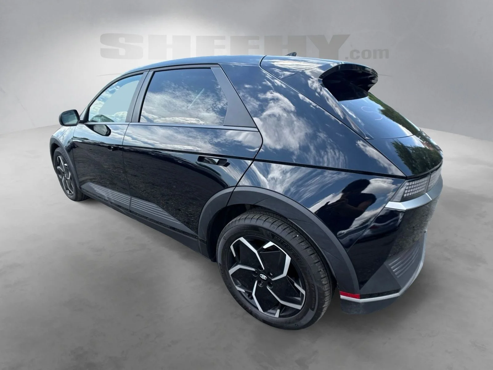 Used 2023 Black Hyundai SEL image 15