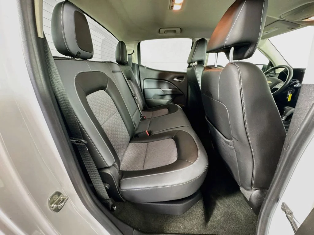 Used 2015 White Chevrolet Z71 image 33