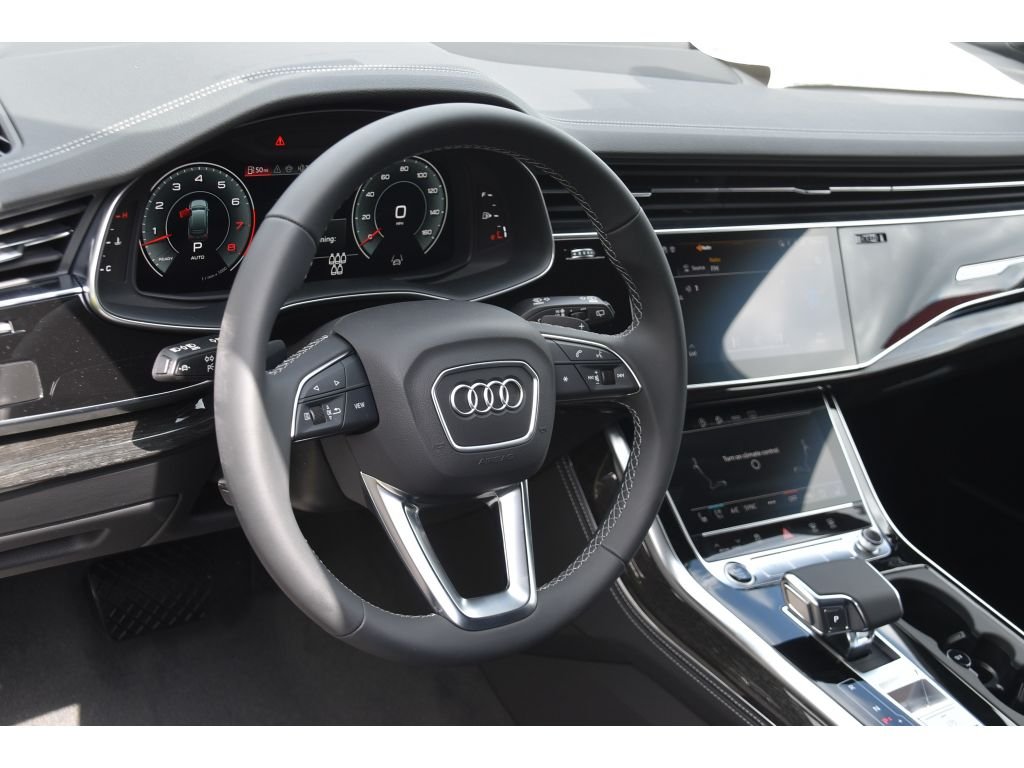Used 2025 Gry Audi Premium Plus image 12
