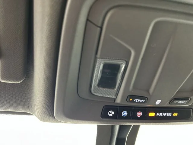 Used 2021 White Chevrolet Custom image 13