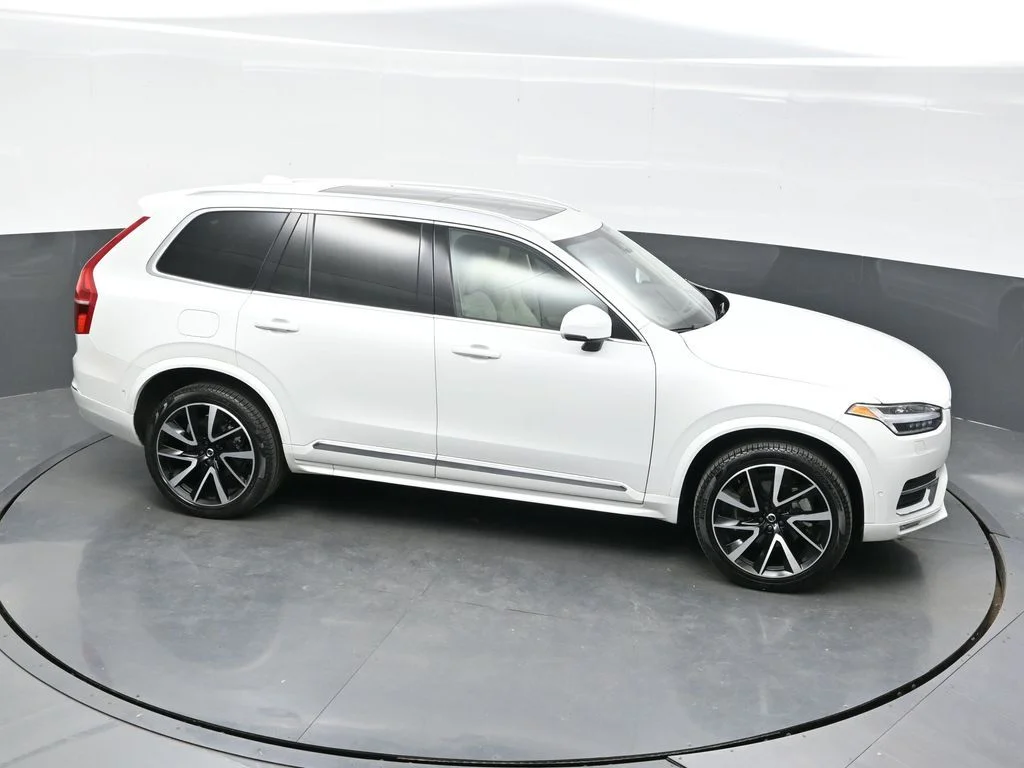 Certified Used 2024 Crystal White Volvo Plus image 37