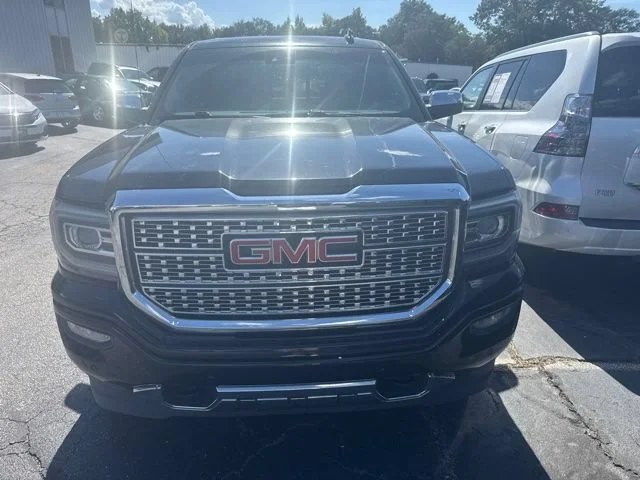 Used 2018 ONYX BLACK GMC Denali image 10