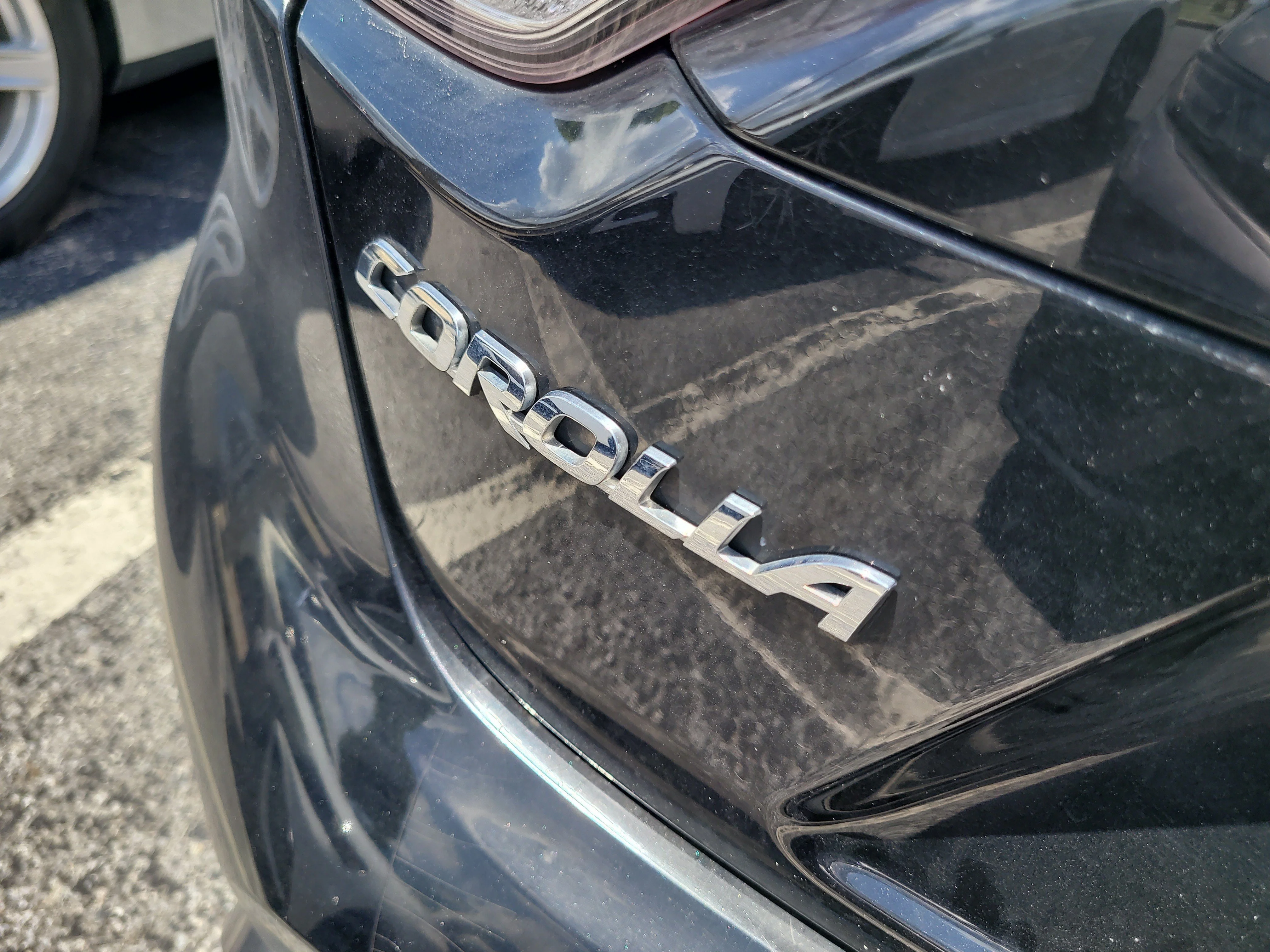 Used 2020 Black Sand Pearl Toyota SE image 10