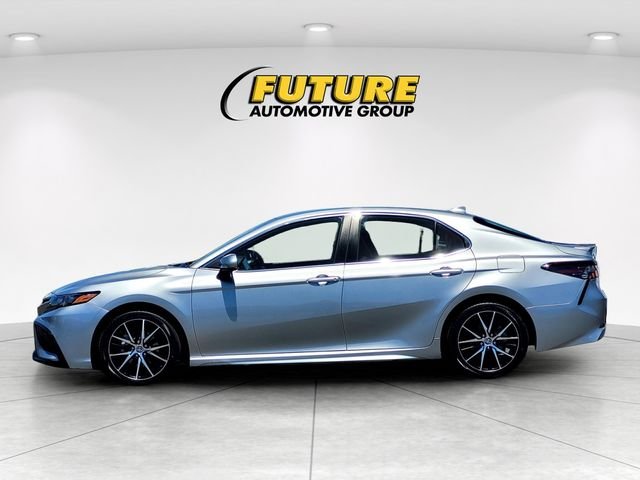 Used 2021 Silver Toyota SE image 7