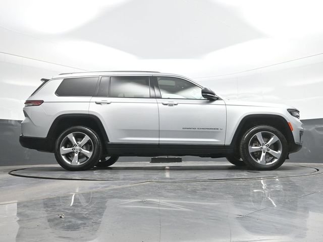 Used 2021 Silver Jeep Limited image 24