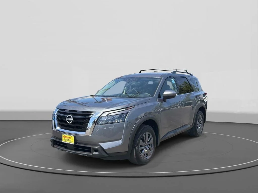 Used 2025 GUN METALLIC Nissan SV image 1