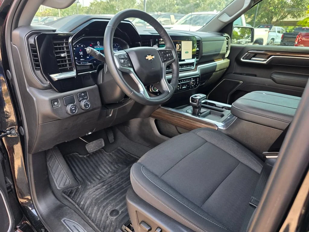 Used 2025 Black Chevrolet LT image 11