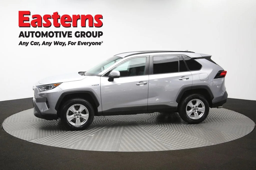 Used 2021 Silver Toyota XLE image 60