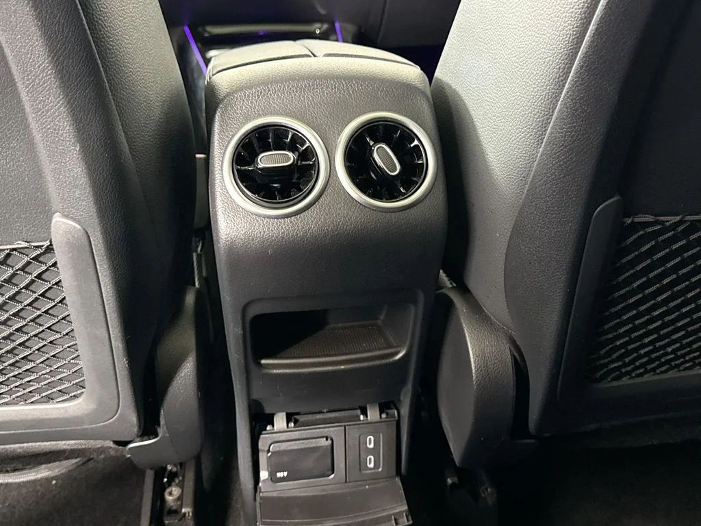 Used 2024  Mercedes-Benz GLA 250 image 24