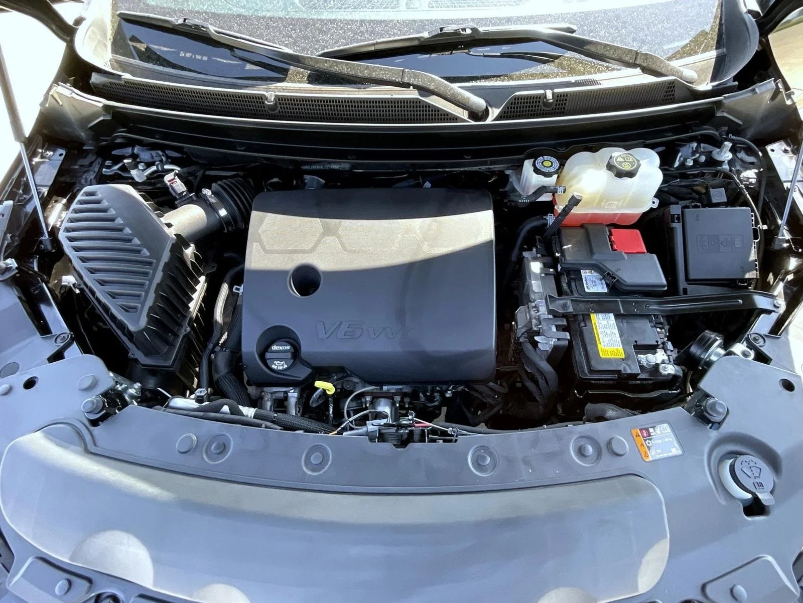 Used 2022 Black Buick Essence image 27