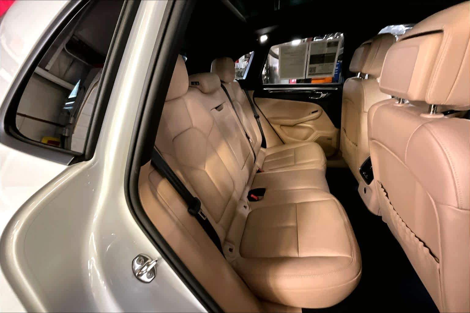 2025 Porsche Macan Base - Photo 19