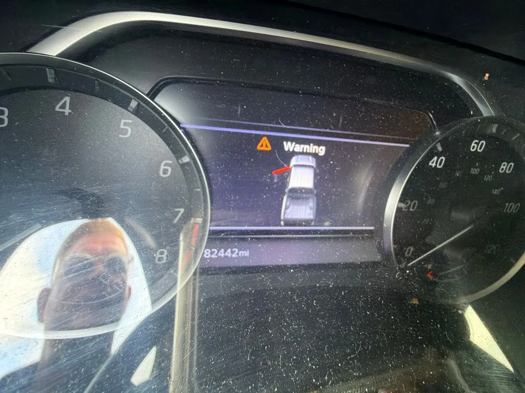 Used 2022 White Nissan S image 15