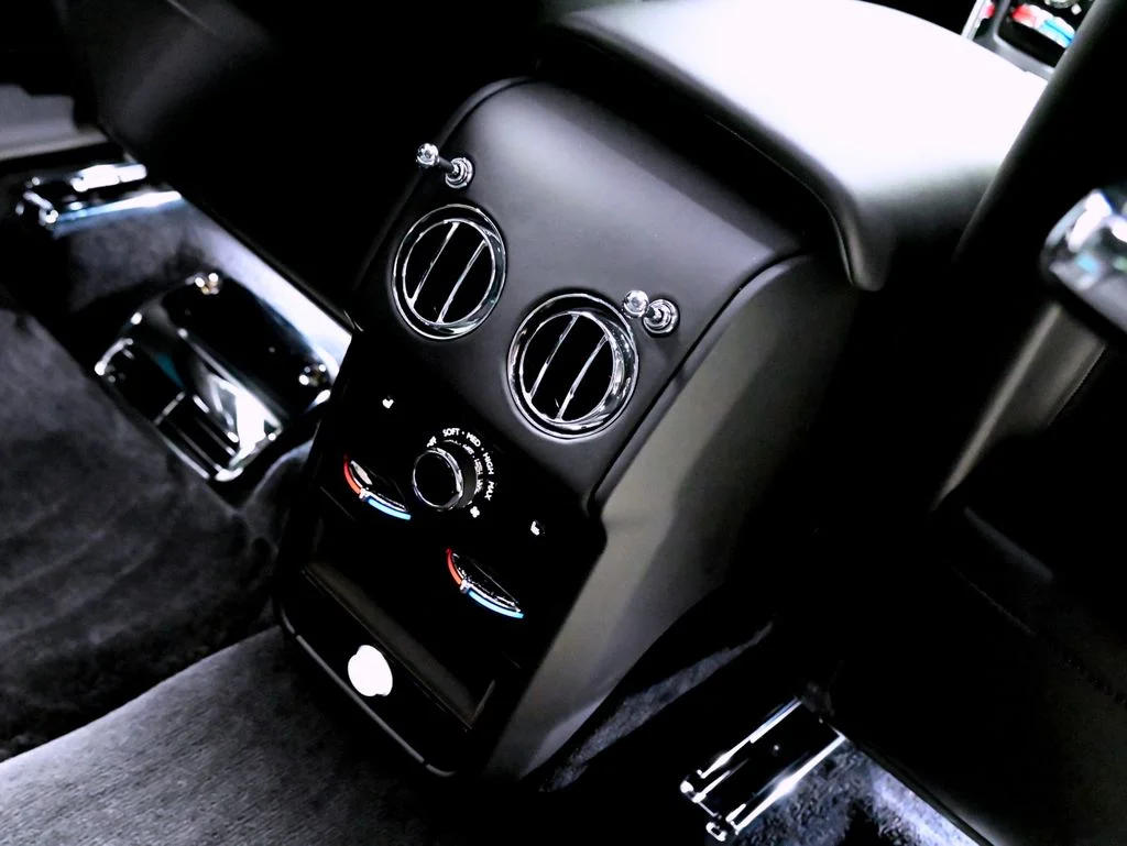 New 2027 Black Diamond Rolls-Royce  image 24