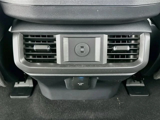 New 2026 White Ford Tremor image 12