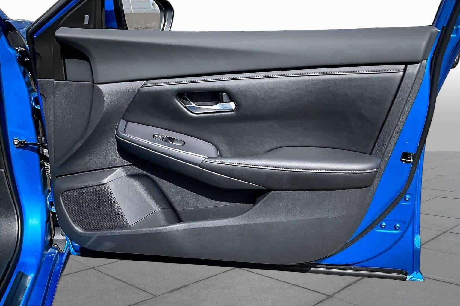 Used 2023 Electric Blue Metallic Nissan SV image 22