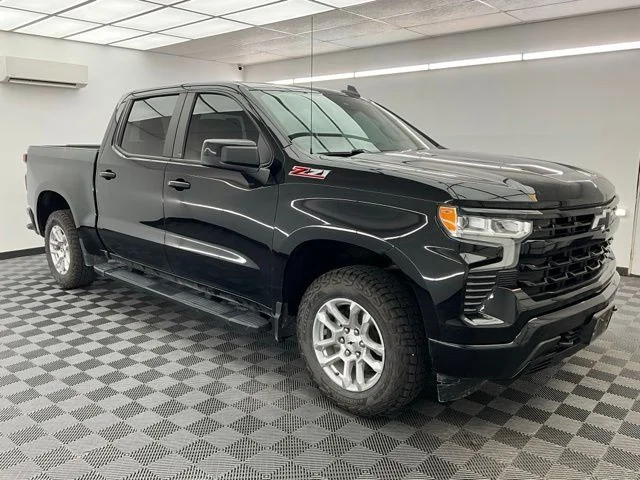 Used 2022 Black Chevrolet RST image 3