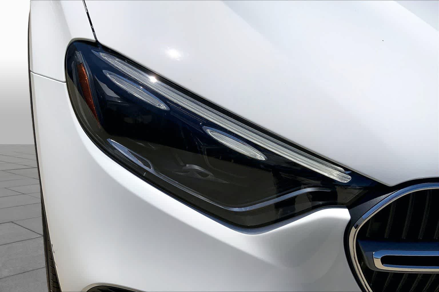 New 2026 Polar White Mercedes-Benz GLC 300 image 13