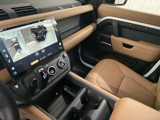 New 2026 Fuji White Land Rover S image 34