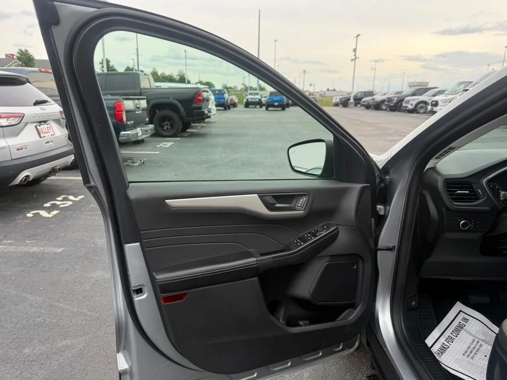 Used 2022 Silver Ford S image 11