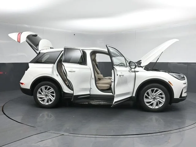 Used 2023 Pristine White Lincoln Standard image 55