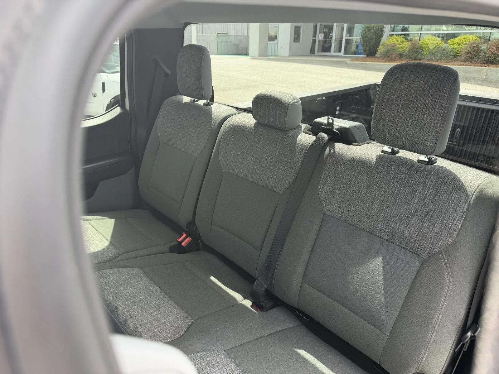 Used 2025 Oxford White Ford XLT image 27