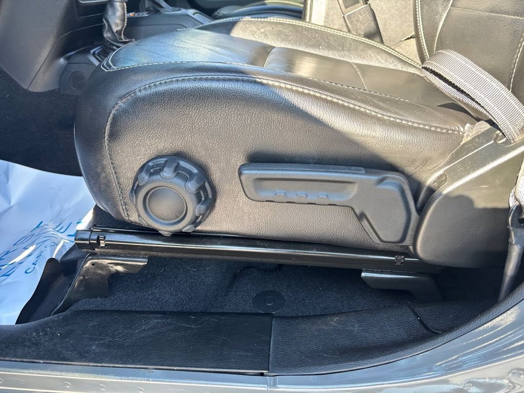Certified Used 2020 Gray Jeep Overland image 30