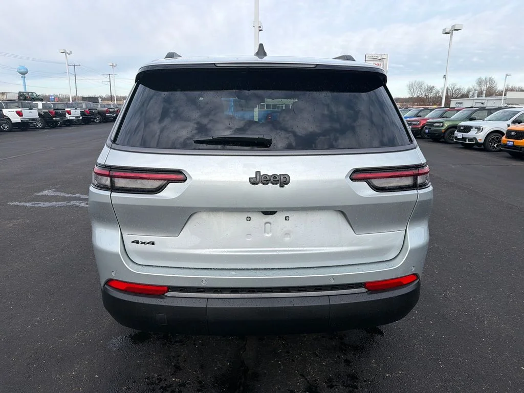 New 2026 Silver Jeep Limited image 4