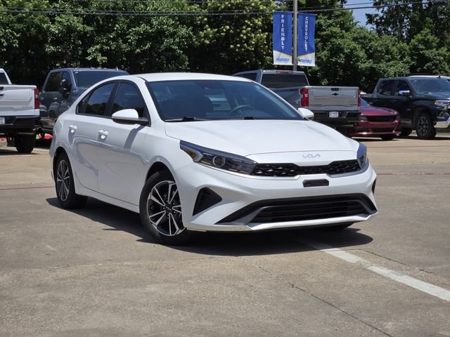 2023 Kia Forte LXS AT's photo