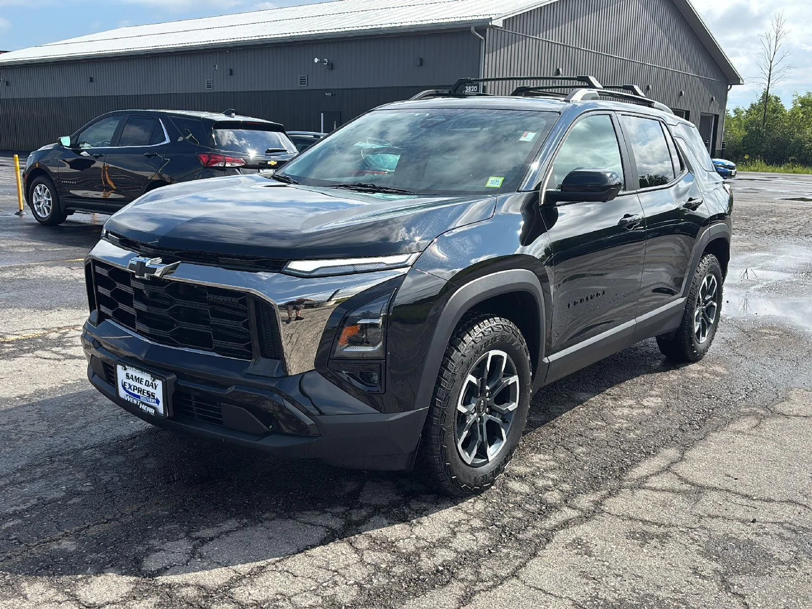 Used 2025 Mosaic Black Metallic Chevrolet ACTIV image 4