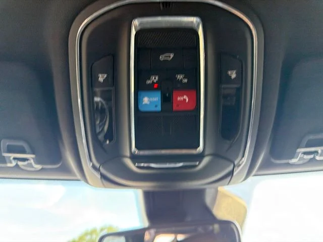 Used 2023 White Jeep Altitude image 26