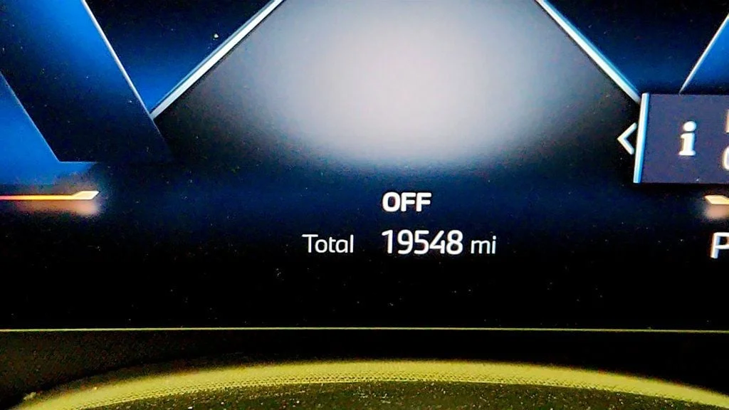 Used 2023 Frozen Pure Grey Metallic BMW 760i xDrive w/ Exec & Driving Assist. Pro & M Sport Pro Packages image 15