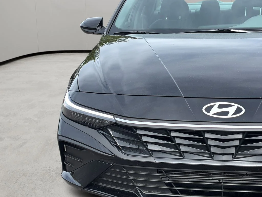 Certified Used 2025 Abyss Black Hyundai SEL Sport image 43