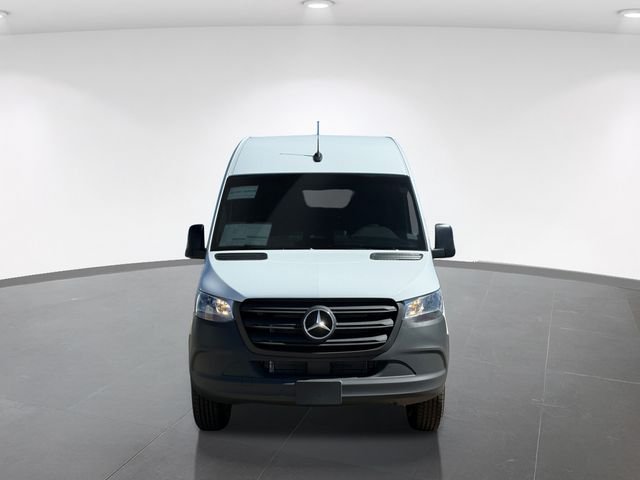 New 2026 Arctic White Mercedes-Benz Cargo 170 WB image 3