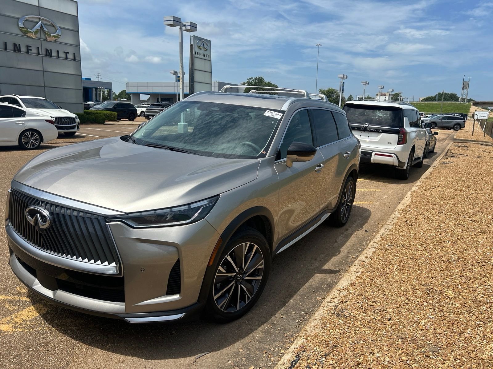 Used 2026 Silver INFINITI LUXE image 15