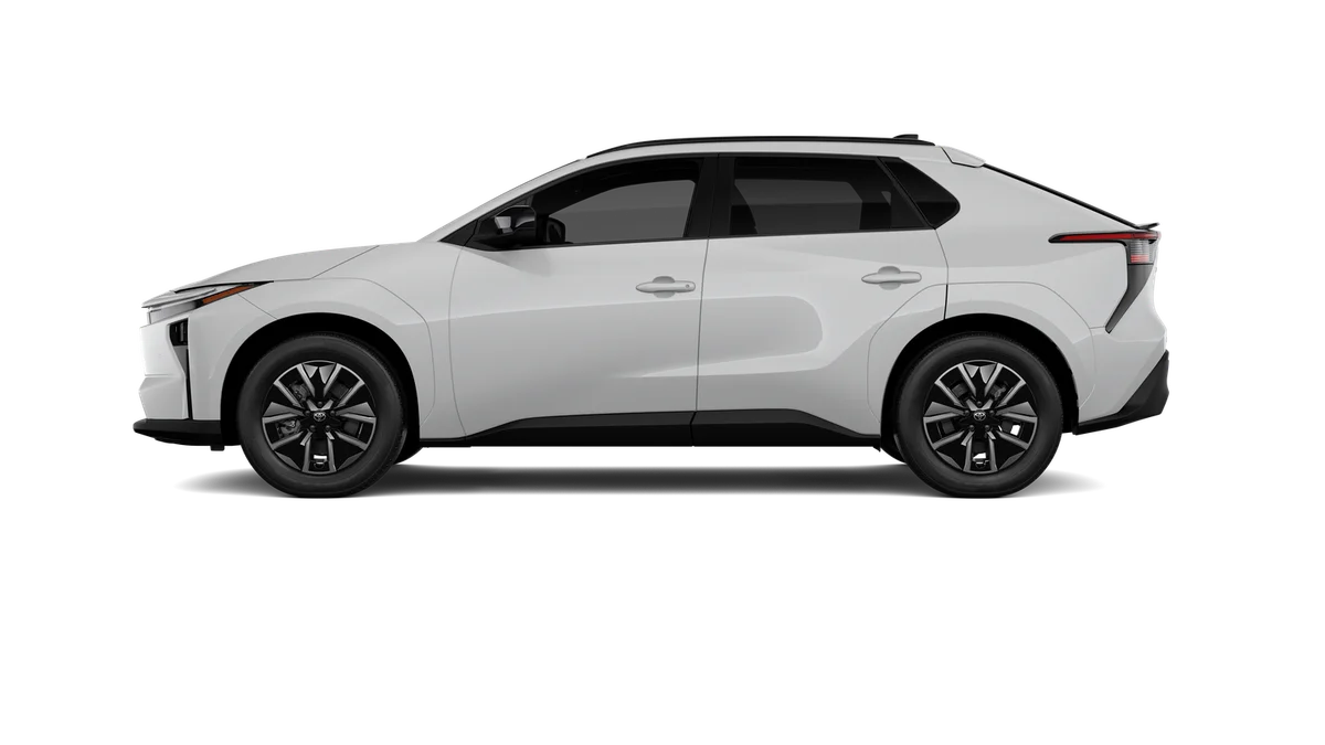 New 2027 Wind Chill Pearl Toyota XLE image 4