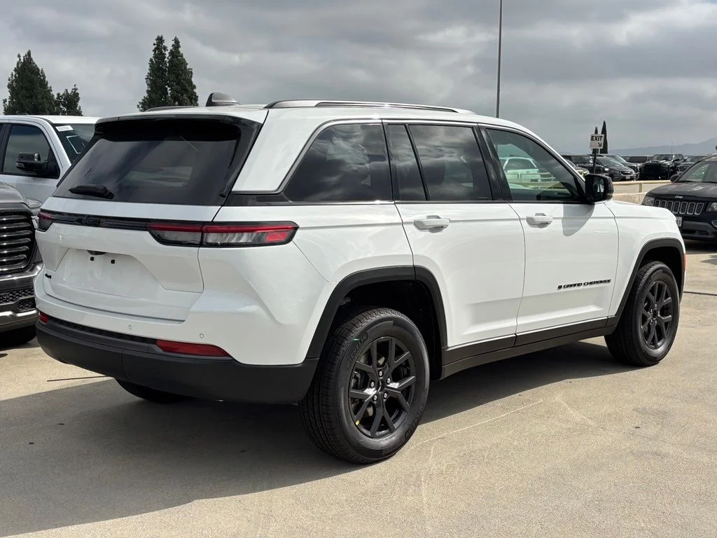 New 2027 Bright White Clearcoat Jeep Laredo Altitude image 3
