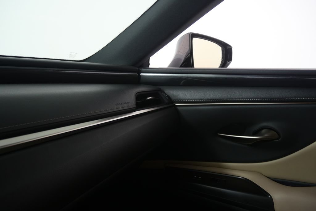 Used 2019 White Pearl Lexus 350 image 23