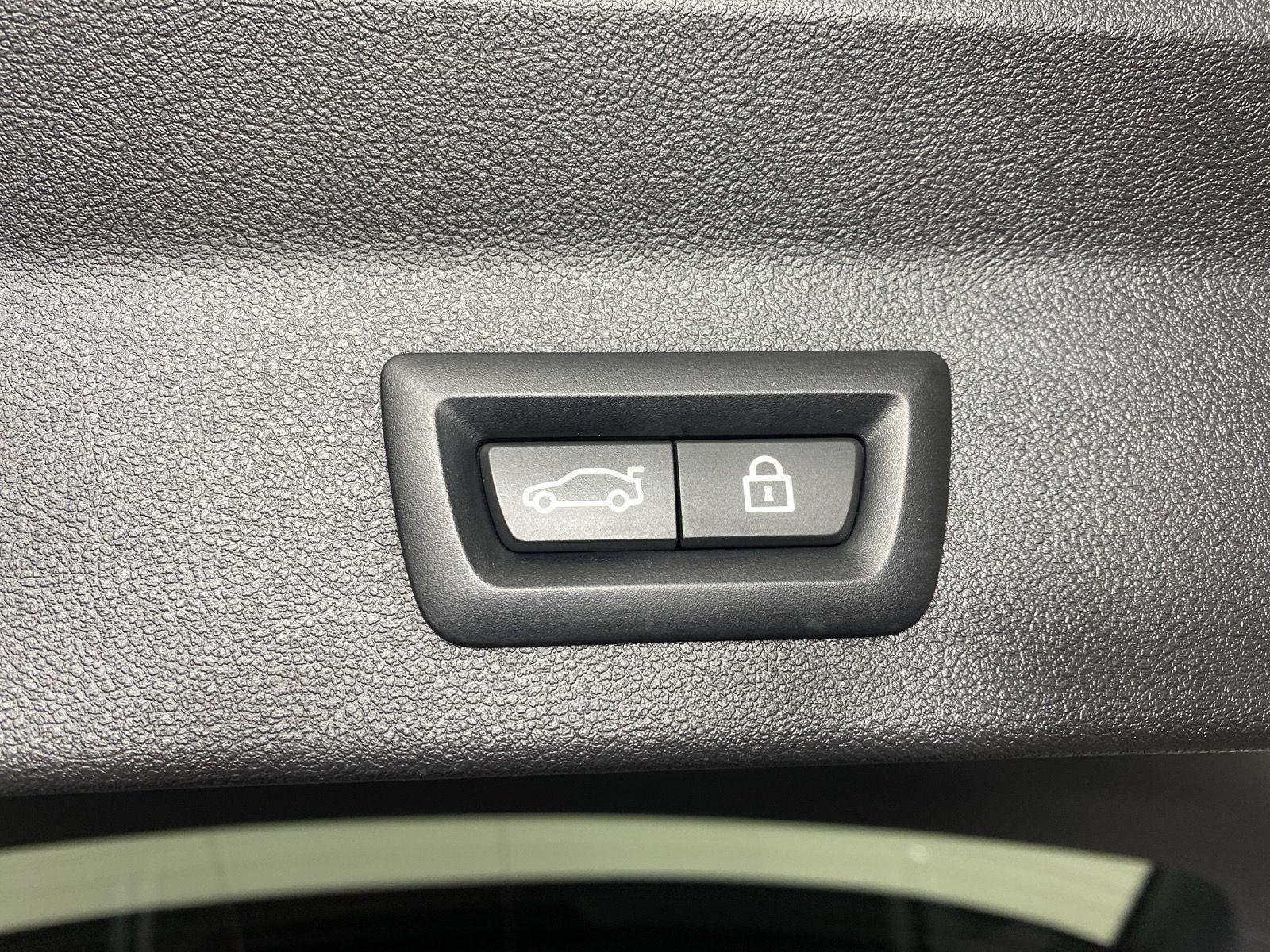 Used 2022 Mineral White Metallic BMW xDrive30i image 30