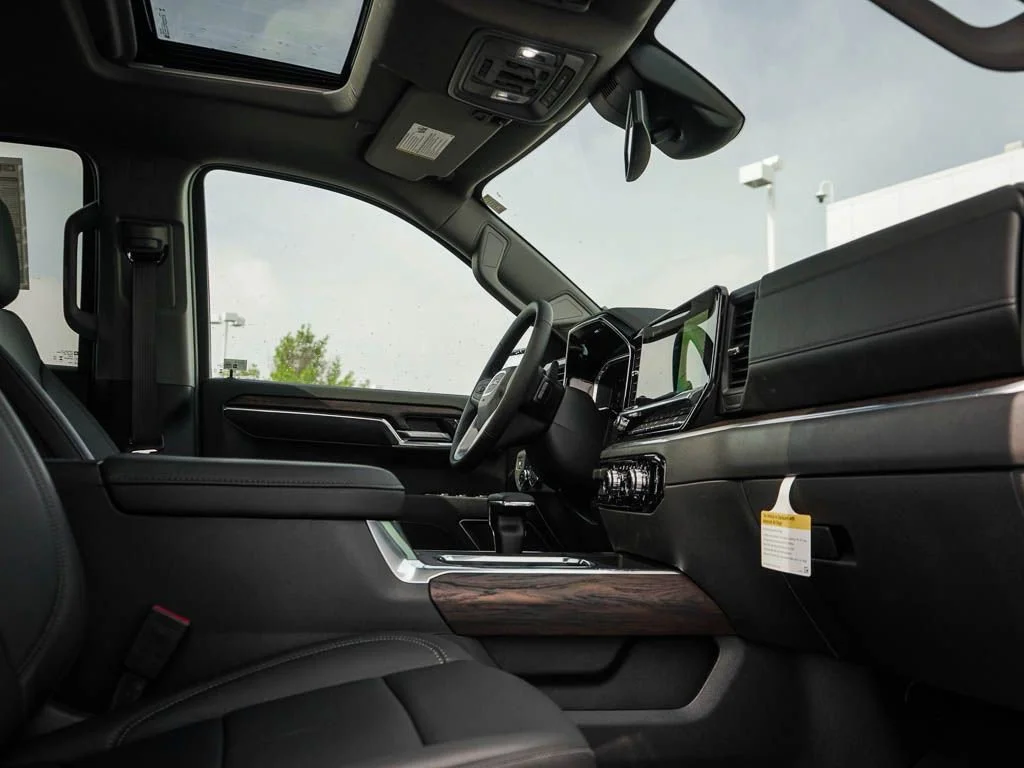 2026 GMC Sierra 1500 SLT - Photo 9