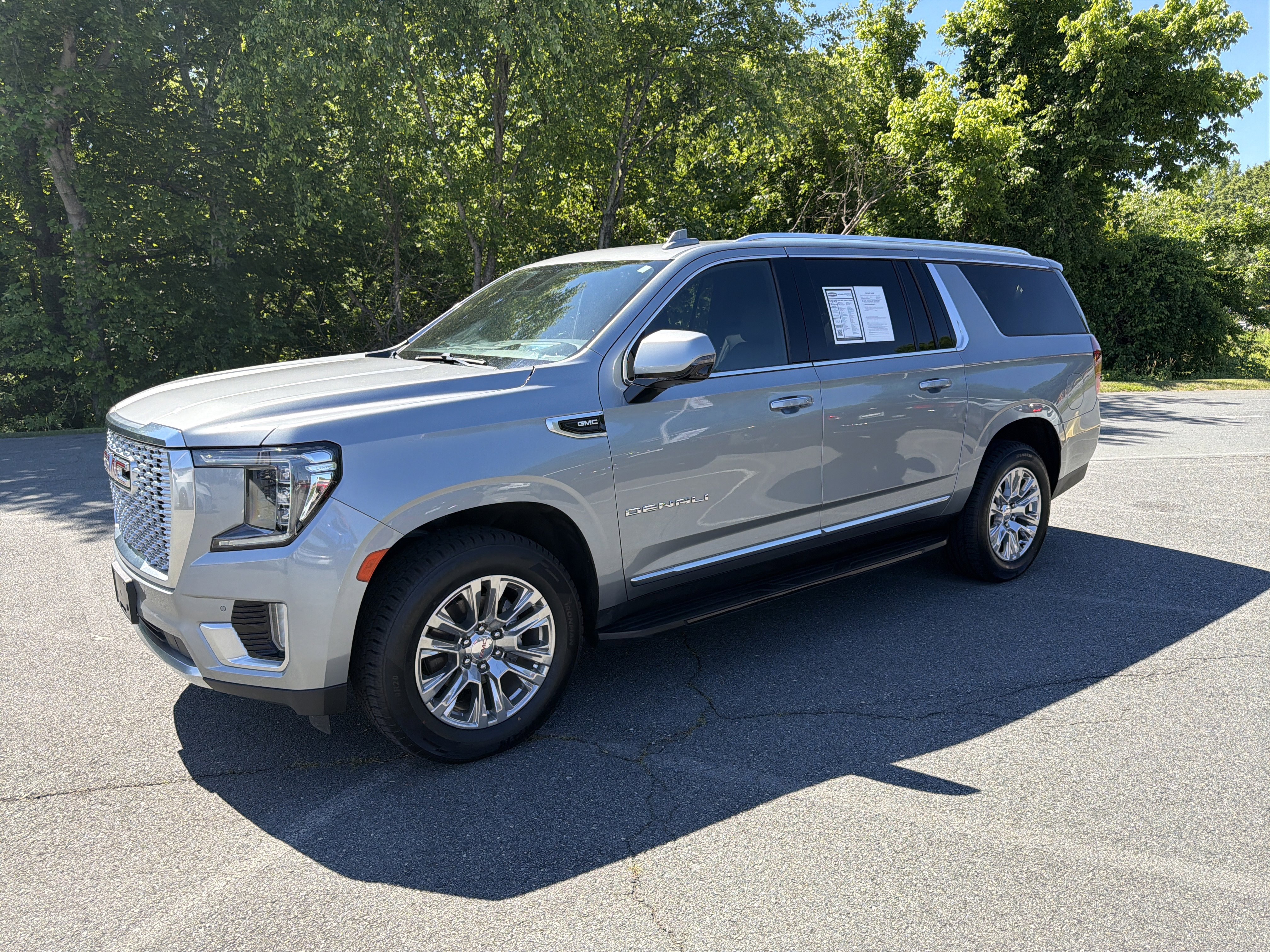 2024 GMC Yukon Denali AWD's photo